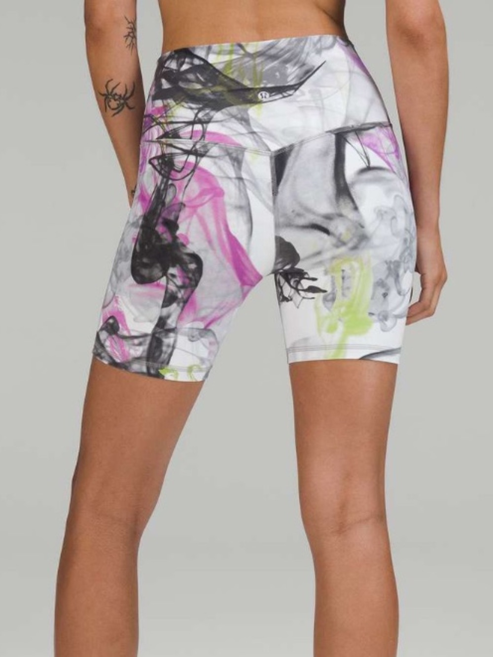 Lululemon Throwback Print Align High-Rise Short 6"
Unicorn Throwback White Multi